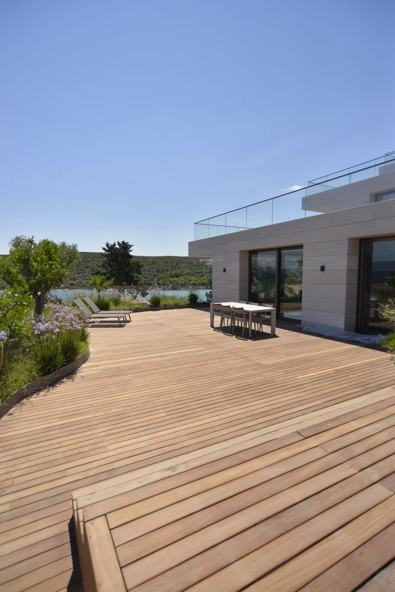 Nova-KD Iroko Decking 2